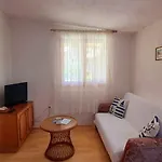 Apartman Diana Komiža