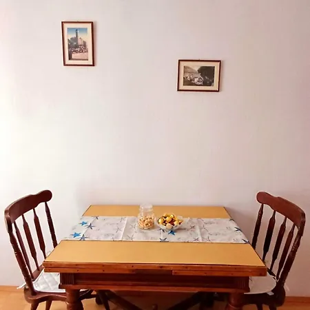 Diana شقة Komiža